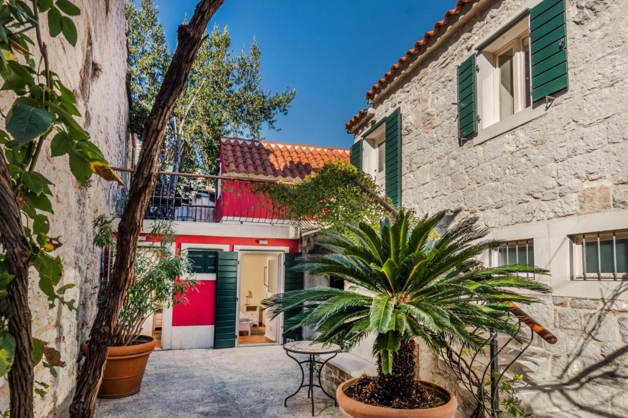 Villa-Varos-Palm-Garden Split Exterior photo